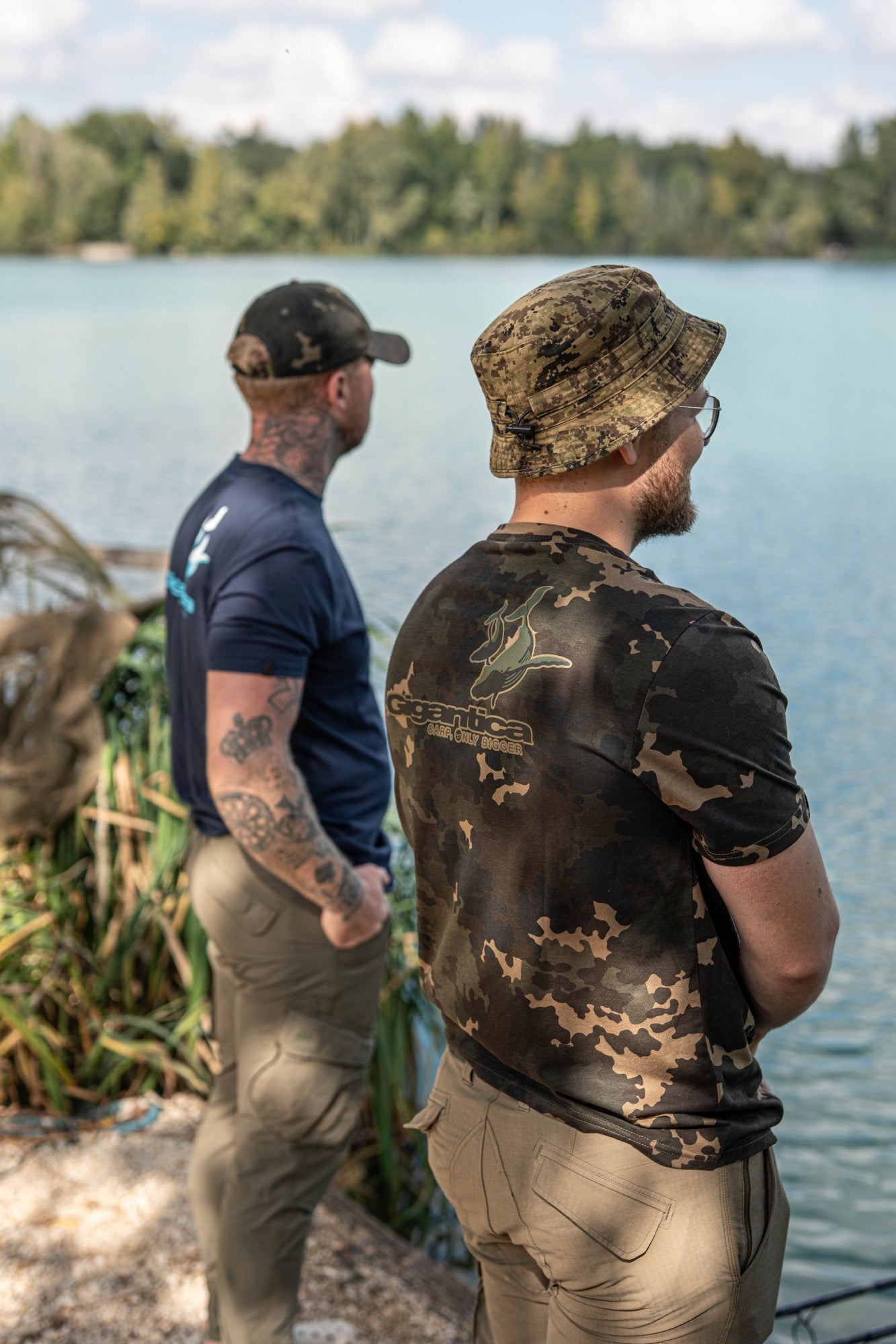 Gigantica Tee