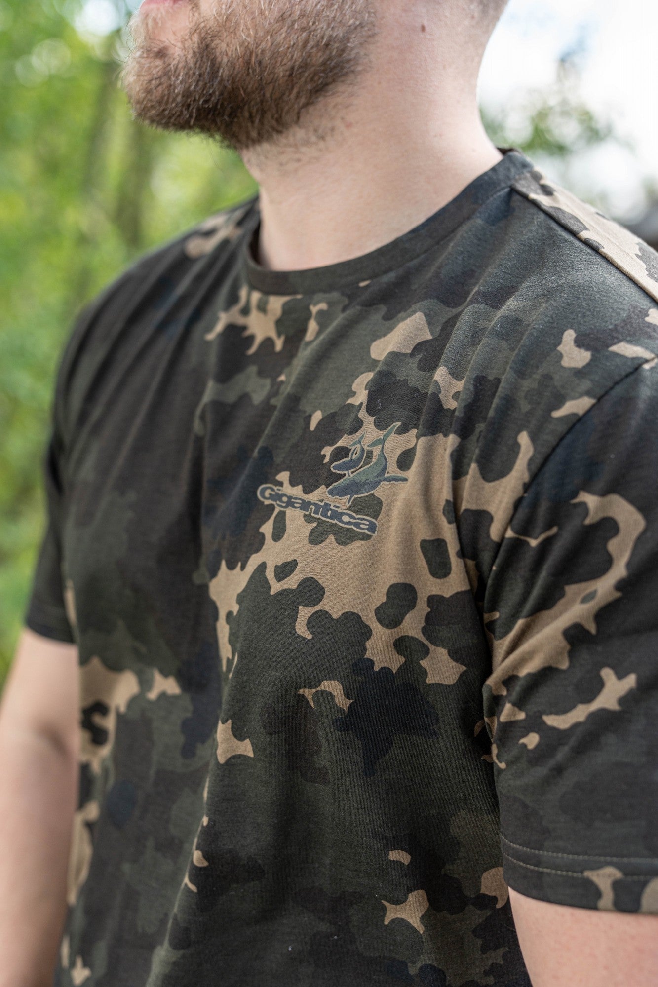 Gigantica Tee